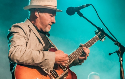 J52-Paul-Carrack.jpg J52-Paul-Carrack.jpg