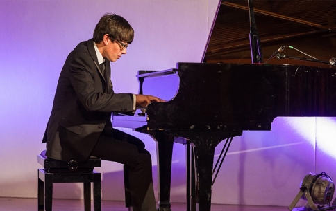 M07 BBC Young Musician Rush Hour I.jpg M07 BBC Young Musician Rush Hour I.jpg