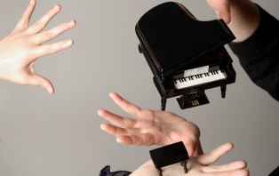 M16 Piano 4 Hands.jpg M16 Piano 4 Hands.jpg