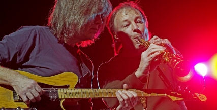 Mike-Stern_cr._tim_dickenson.jpg Mike-Stern_cr._tim_dickenson.jpg