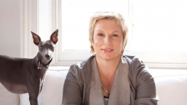 JenSaunders-crPerou(credit-to-book)WEB.jpg JenSaunders-crPerou(credit-to-book)WEB.jpg